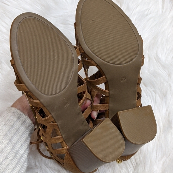 Guess carmel brown heeled sandals gold studs - Picture 10 of 16